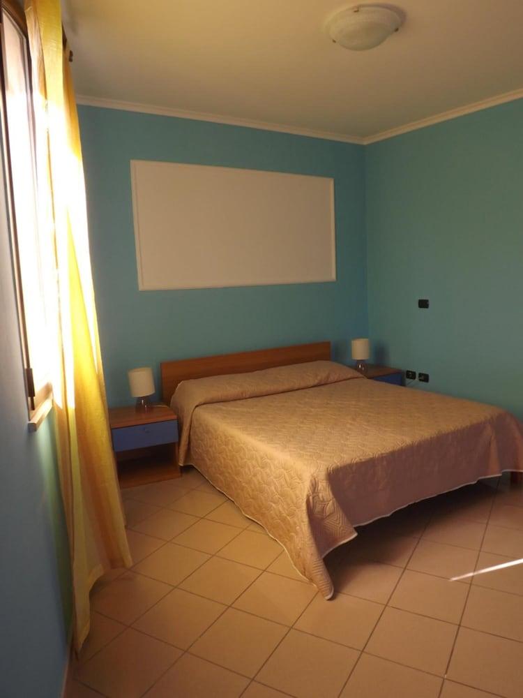 Hotel Ristorante Al Canto Delle Sirene Terracina Eksteriør billede